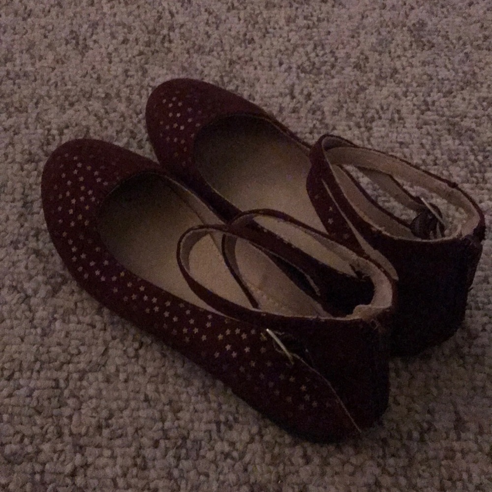 Shoes - Picture 2 of 2